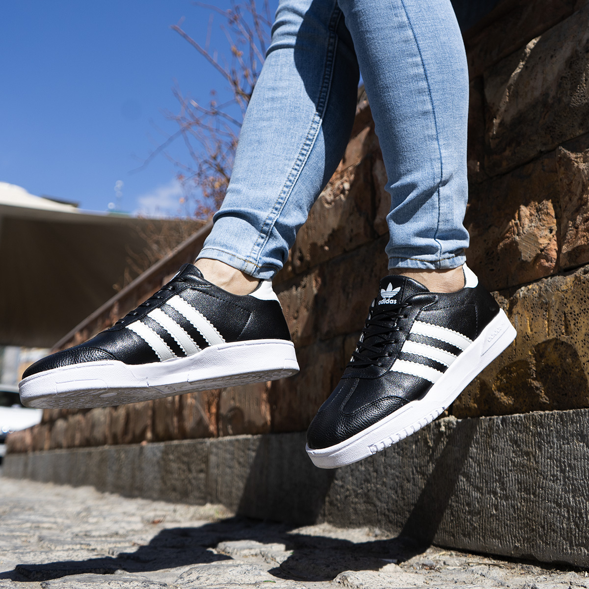 كفش ورزشي adidas مشكي مدل Aksa