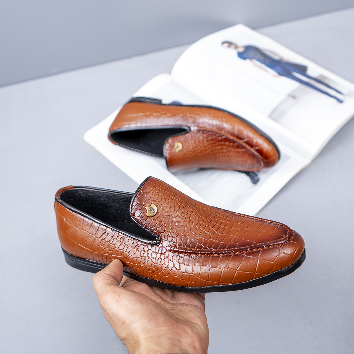 کالج پوست ماری مردانه رنگ قهوه ای مدل Efer