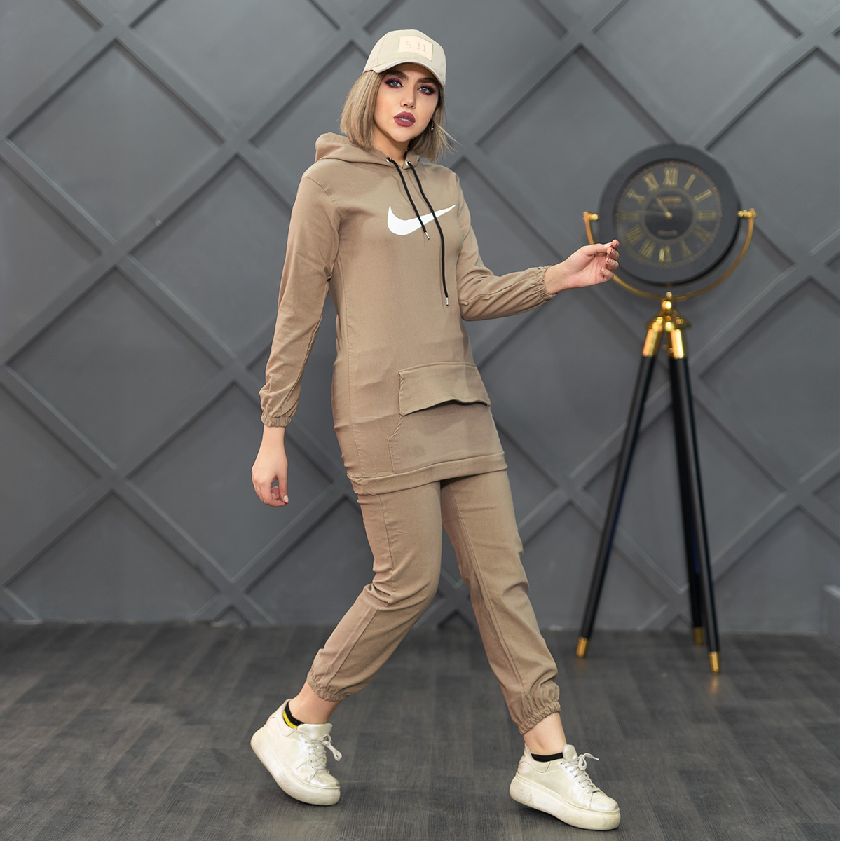 ست مانتو شلوار ورزشی Nike مدلCamila