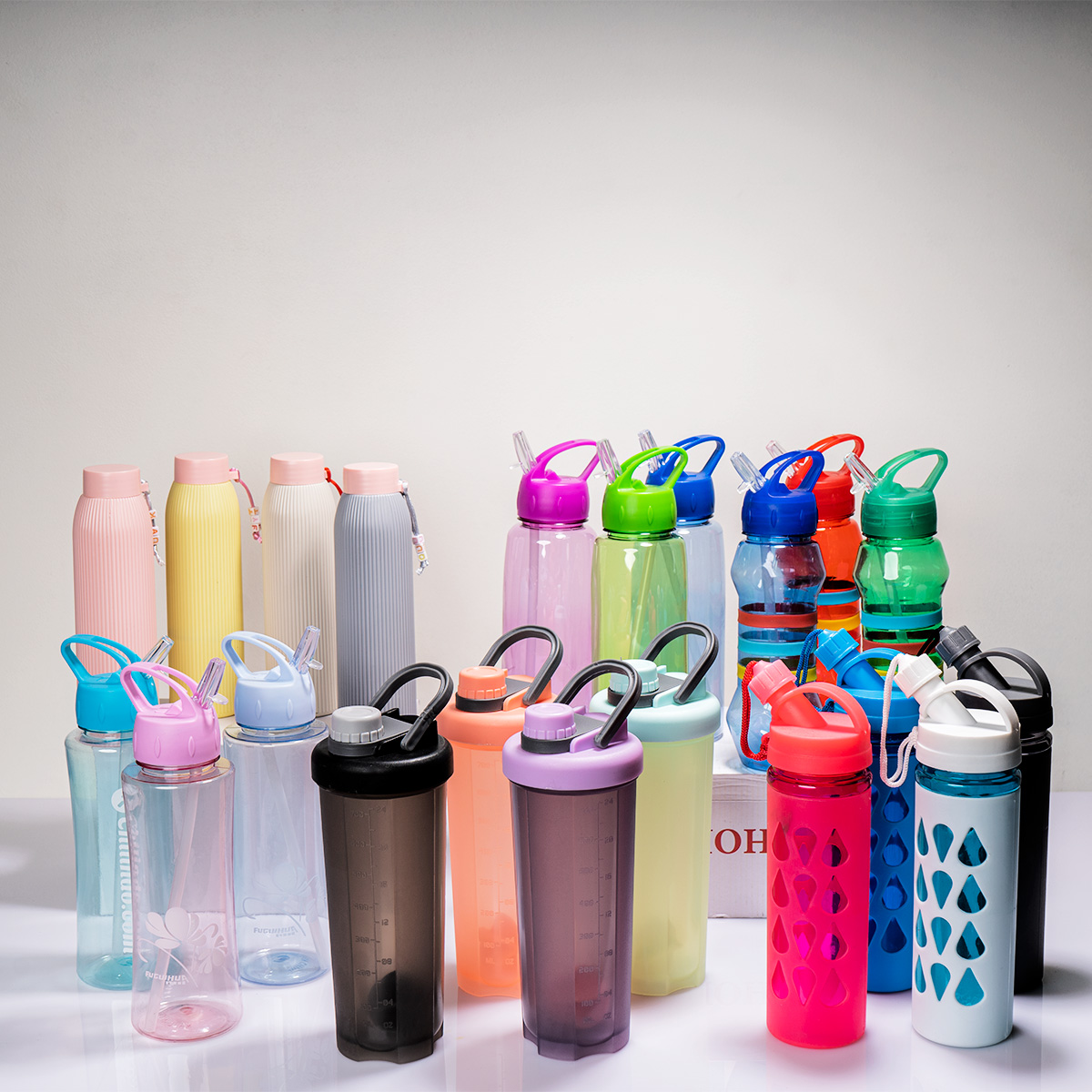 قمقمه آب آبی کاربنی مدل خطی