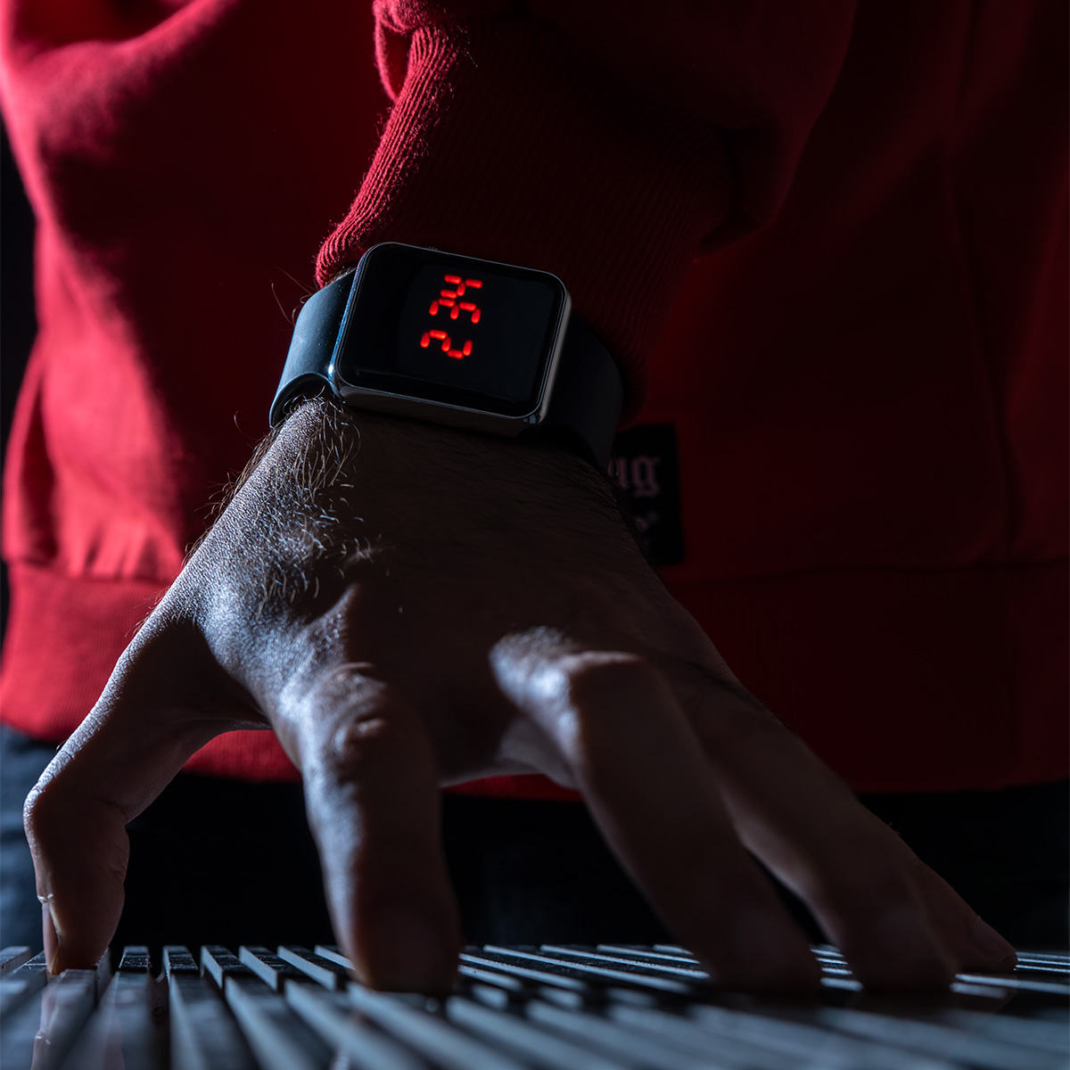 ساعت ال ای دی مشکی نقره ای f450