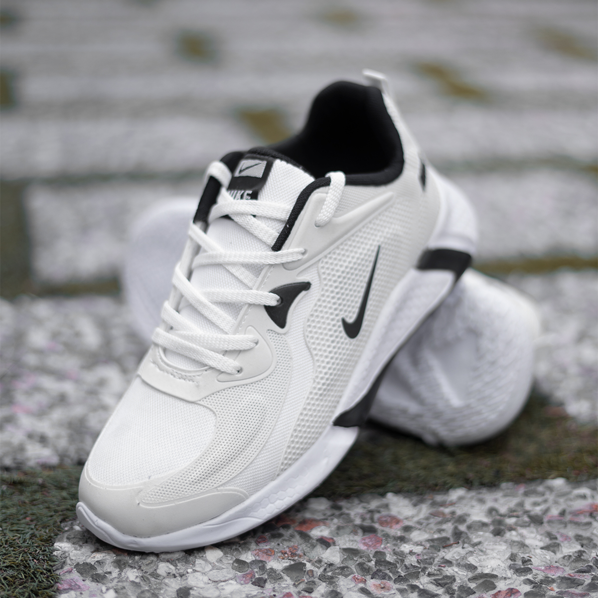 کفش ورزشی مردانه سفید مشکی مدل Skoka