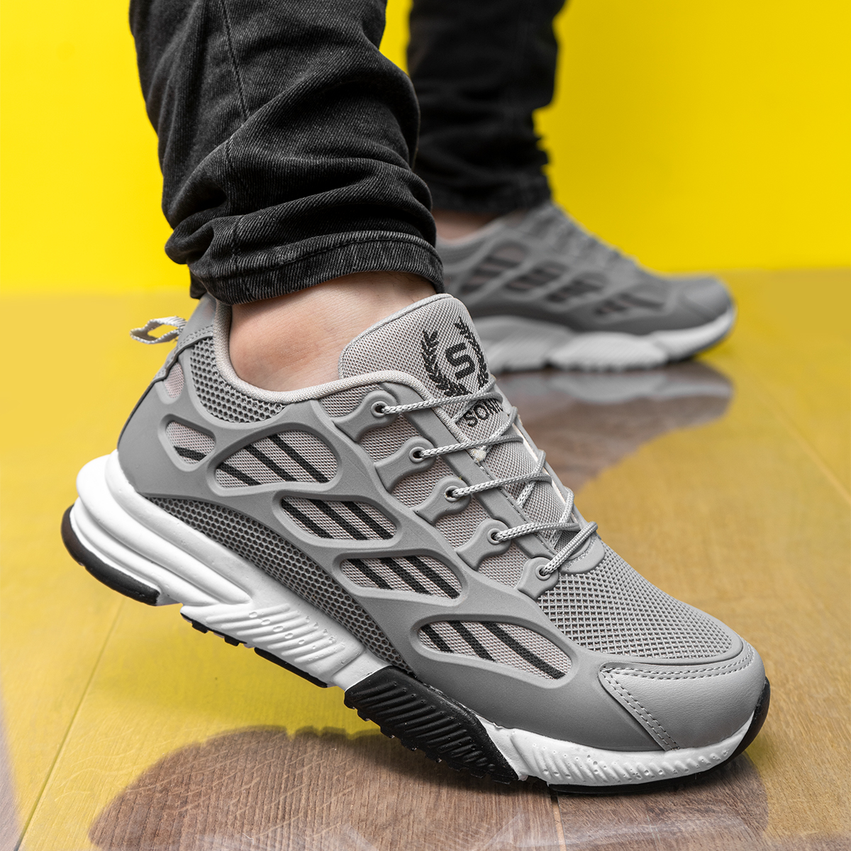 کفش ورزشی مردانه طوسی مدل Karvand