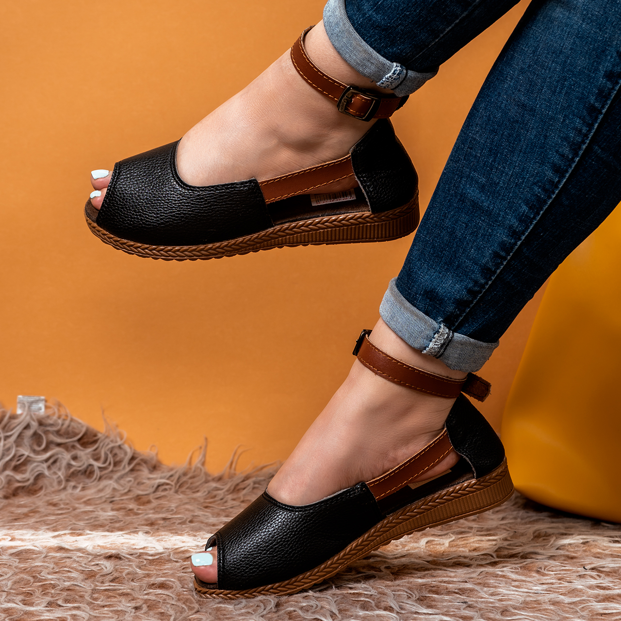 صندل زنانه مدل Diba