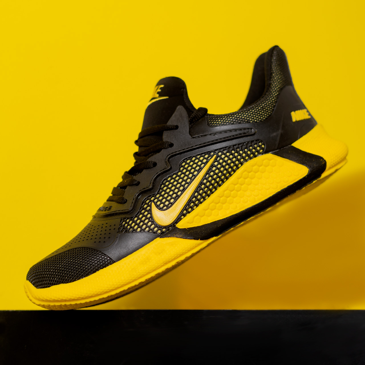 کفش ورزشی نایک مشکی زرد مردانه مدل alpha