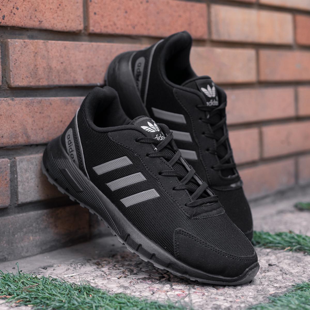 کفش ورزشی Adidas مردانه مشکی طوسی مدل Matikan