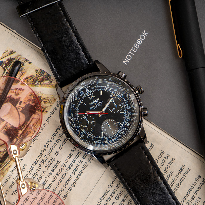ساعت مشکی صفحه مشکی BREITLING مدل navitimer