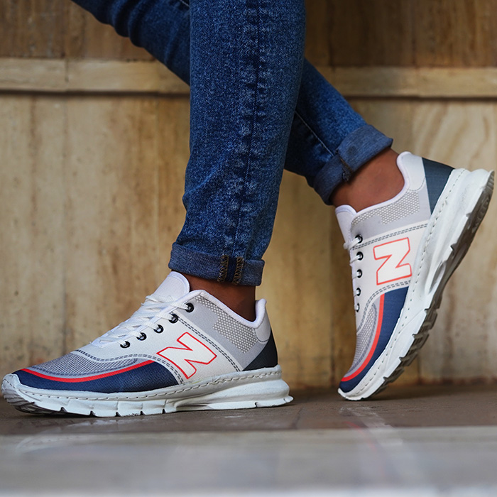 کفش ورزشی طوسی سفید نیو بالانس(T) مردانه مدل aroda