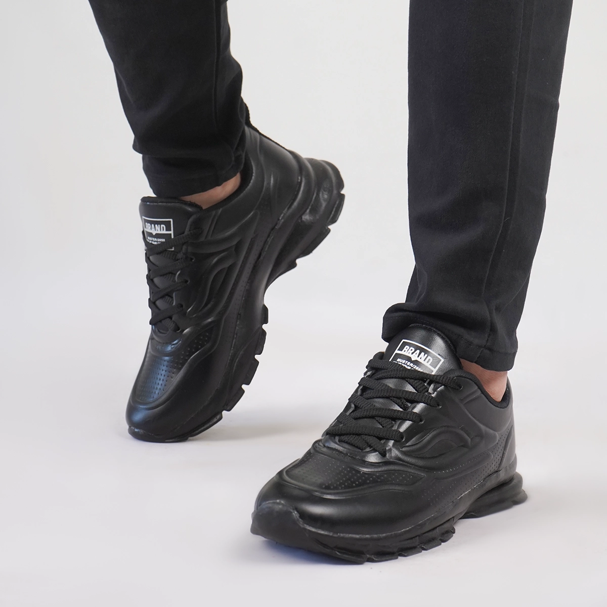 کفش ورزشی مردانه مشکی مدل B708