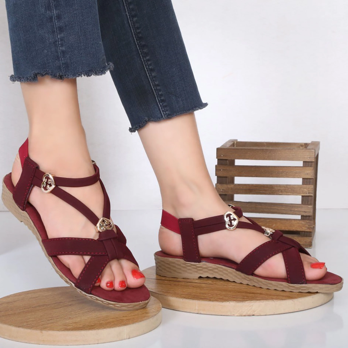 صندل زنانه قرمز مدل GHALB