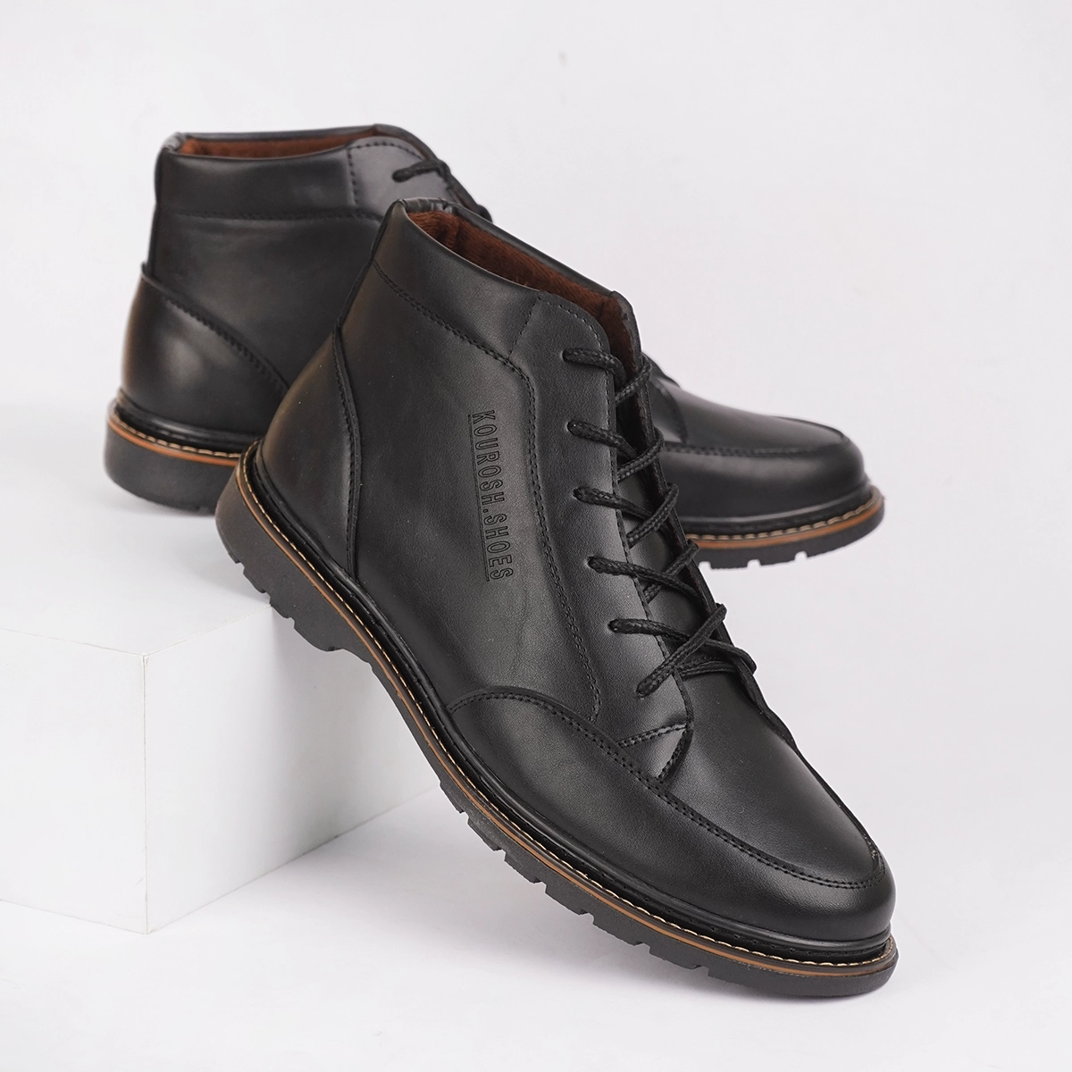 نیم بوت مردانه مشکی مدل Korush