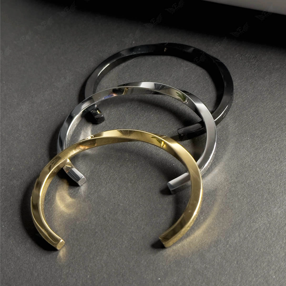 بنگل مردانه مشکی مدل پیچ خورده