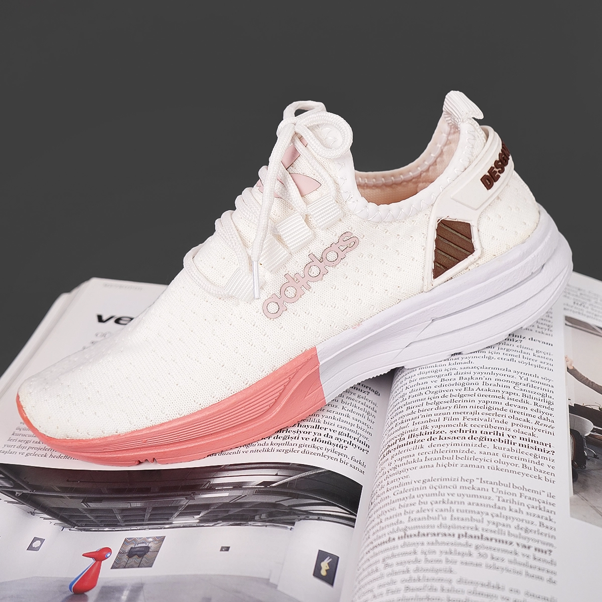 کفش ورزشی زنانه سفید صورتی مدل Rima