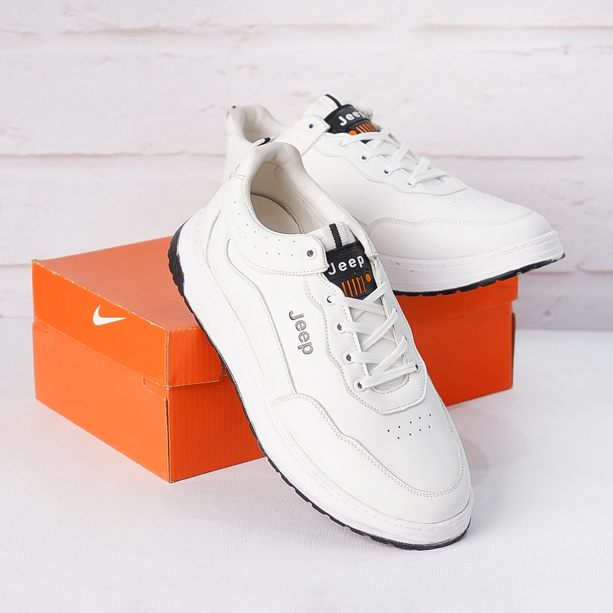 کفش اسپرت مردانه سفید مدل jeep