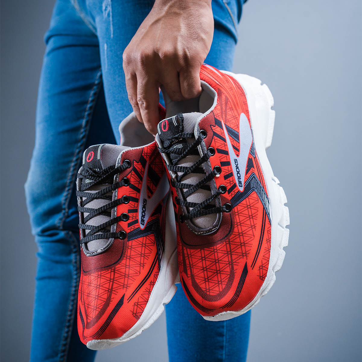 کفش ورزشی Brooks مردانه قرمز مدل Folen