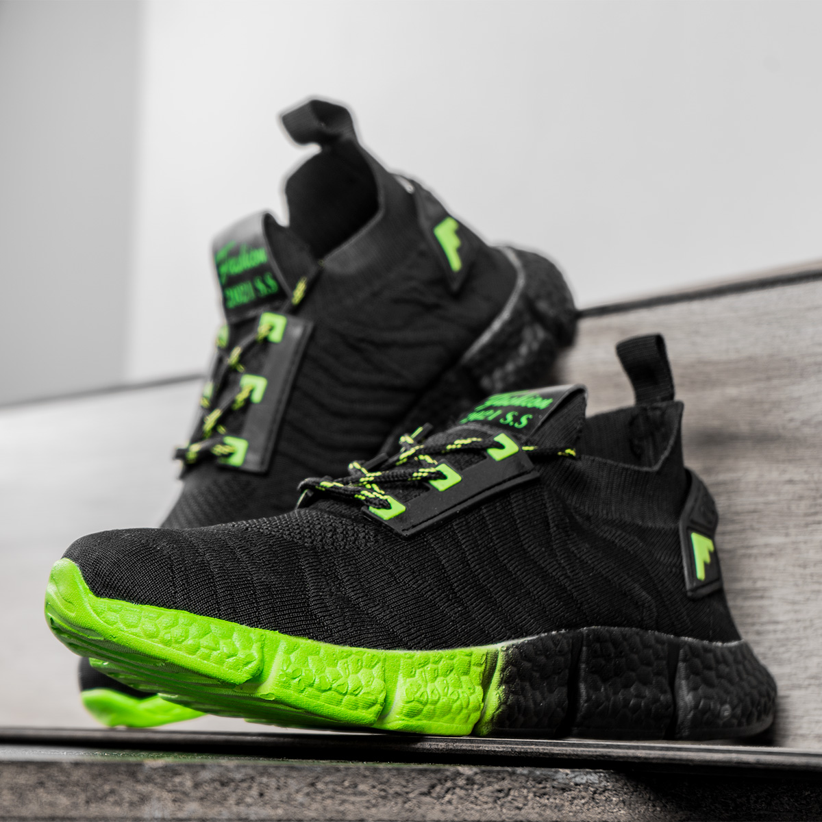 کفش ورزشی مردانه مشکی سبز مدل zebra