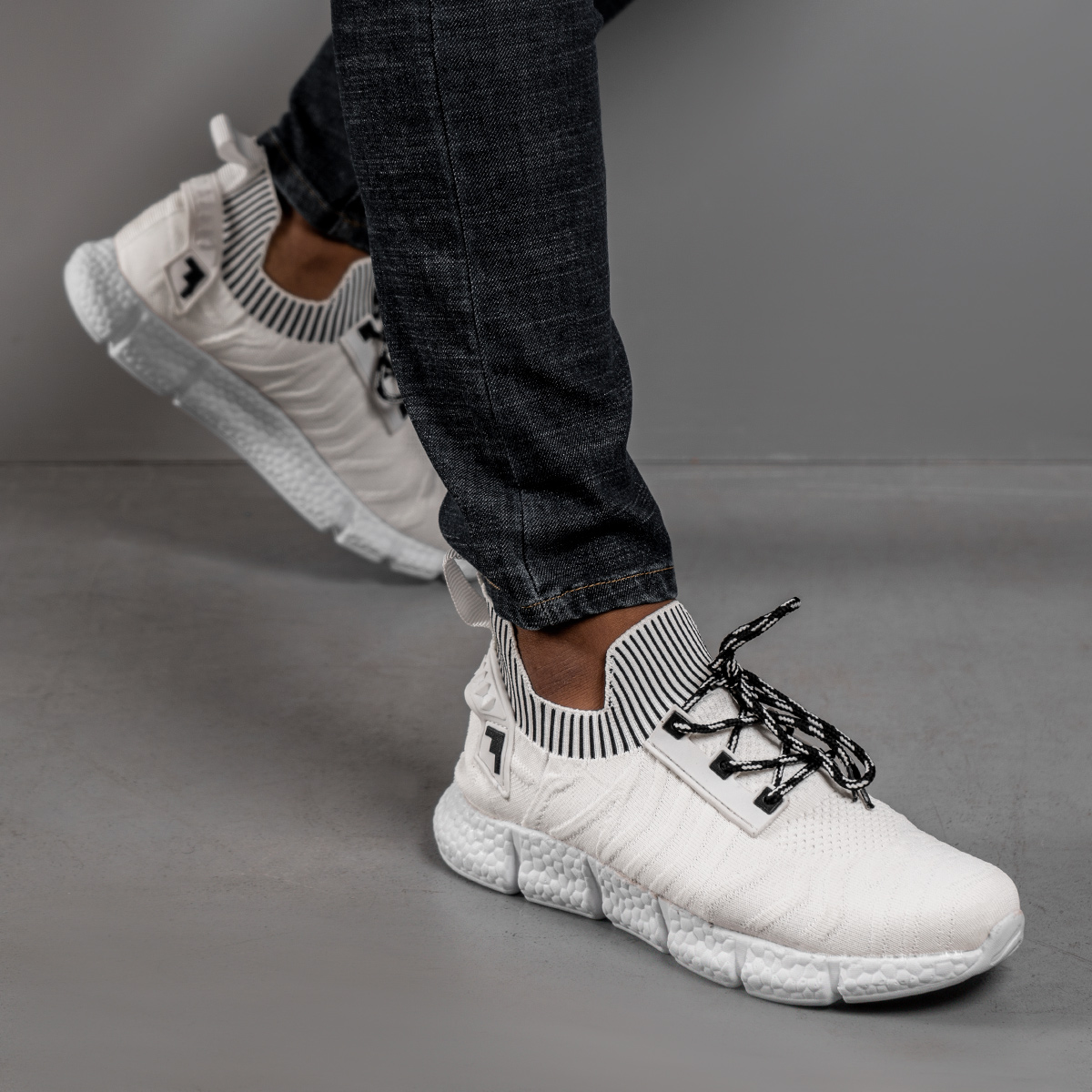 کفش ورزشی مردانه سفیدمدل zebra